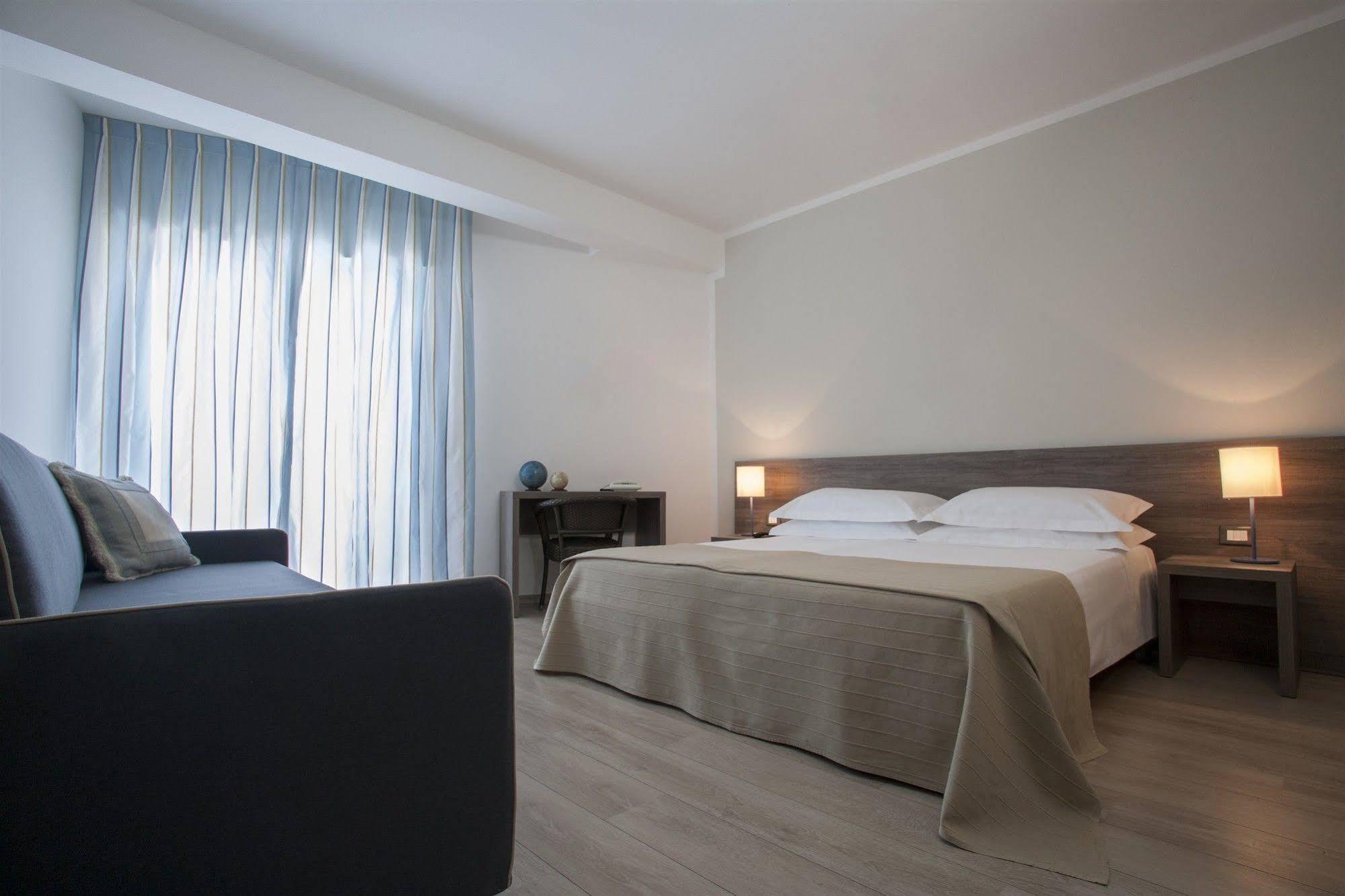 Hotel Delle Mimose Lido di Jesolo Exterior foto