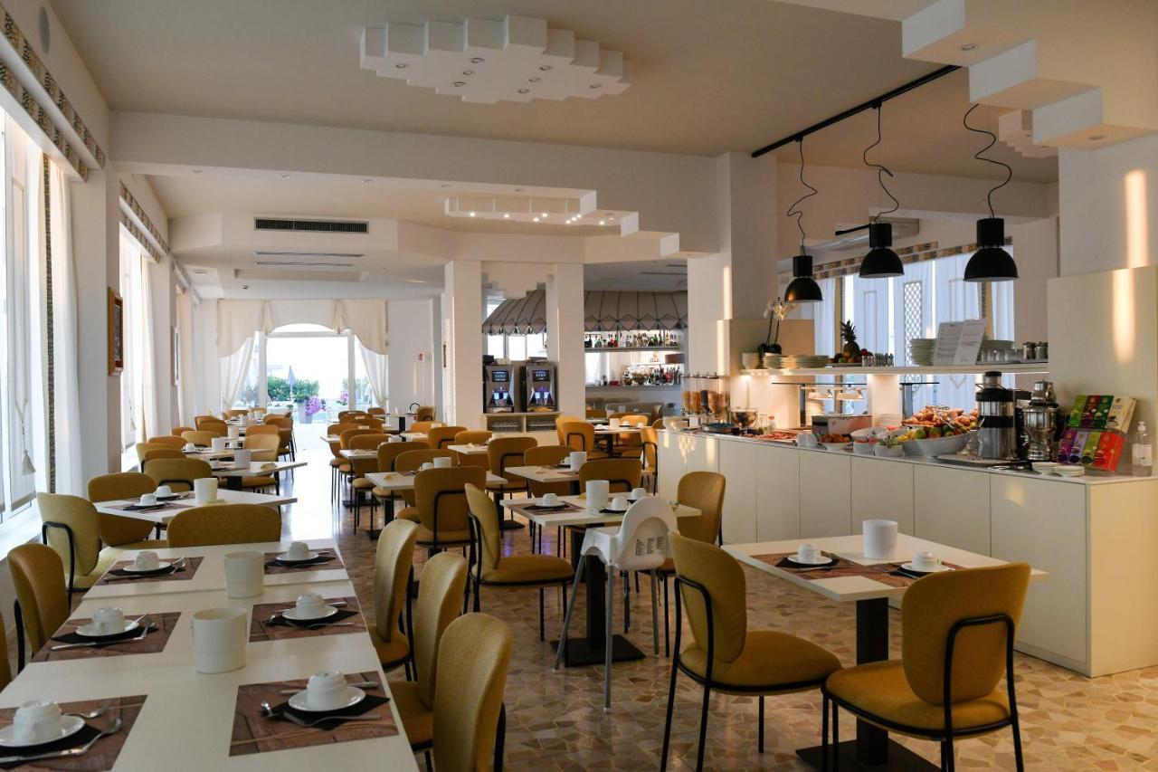 Hotel Delle Mimose Lido di Jesolo Exterior foto